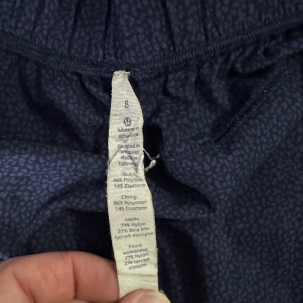 Lululemon Athletica Reversible Hotty Hot Shorts - Picture 4 of 6